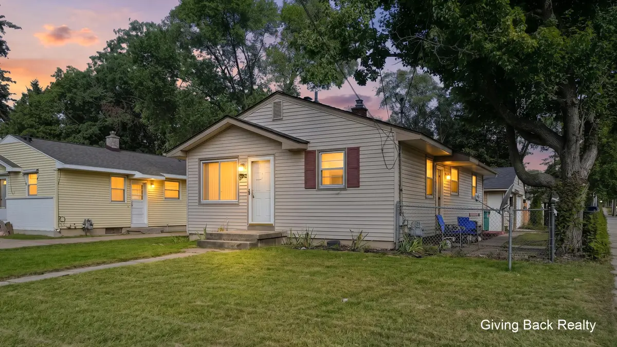 3392 Flamingo Avenue Sw, Wyoming, MI 49509 - #1
