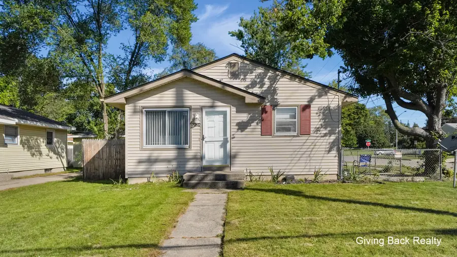 3392 Flamingo Avenue Sw, Wyoming, MI 49509 - #2
