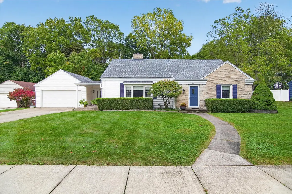 514 North Dr W, Marshall, MI 49068 - #1