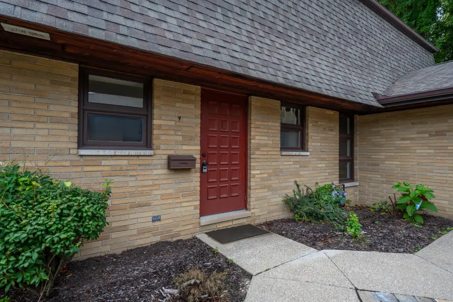 2727 S Lakeshore Drive #3, Saint Joseph, MI 49085 - #2