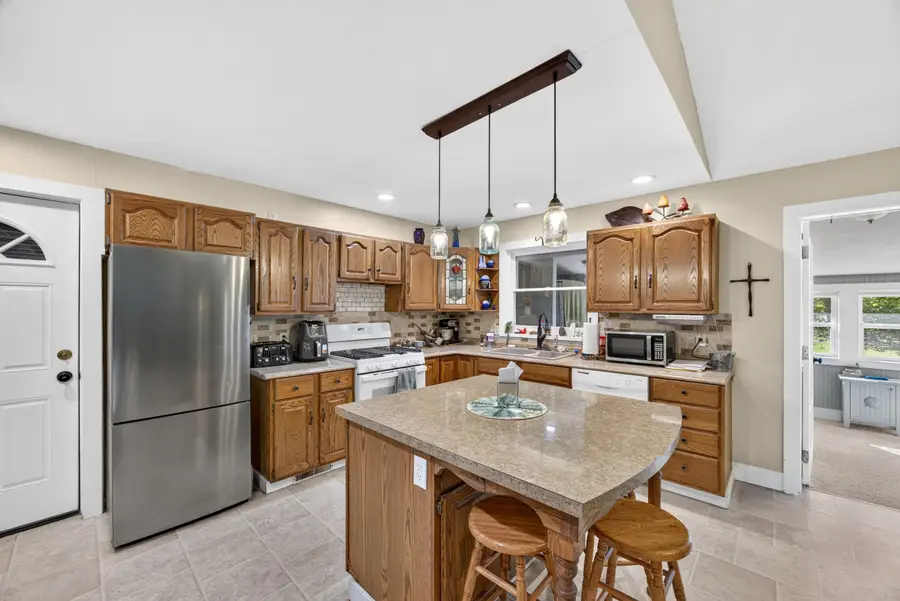 913 E High Street, Greenville, MI 48838 - #2