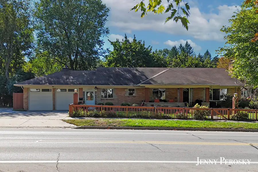 2022 Hall Street Se, East Grand Rapids, MI 49506 - #2
