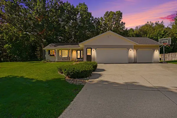 14314 Sunview Drive, Holland, MI 49424