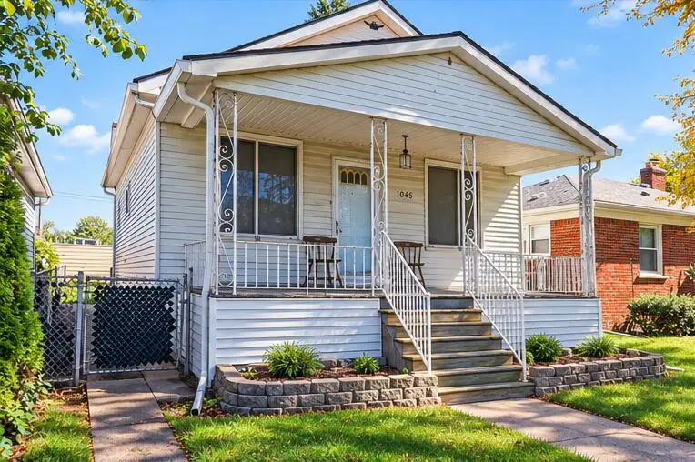 1045 5th Street, Wyandotte, MI 48192 - #3