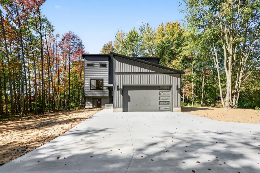 3803 S Brooks Road, Muskegon, MI 49444 - #2