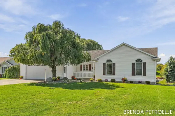 7043 Maplelawn Drive, Hudsonville, MI 49426