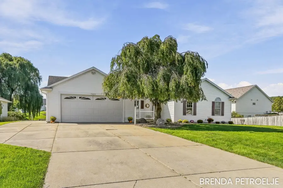 7043 Maplelawn Drive, Hudsonville, MI 49426 - #2