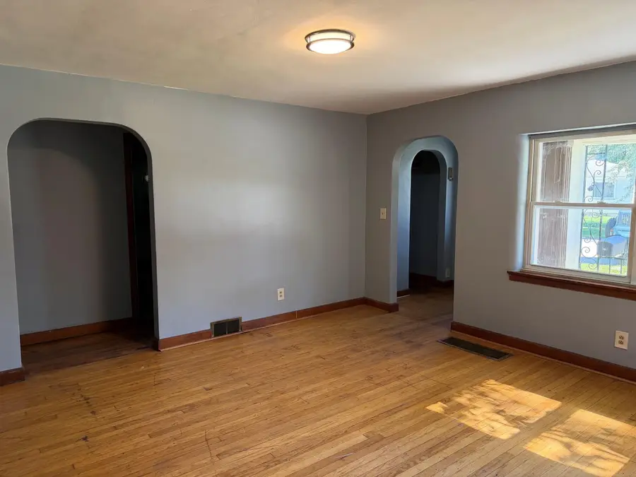 2905 7th Street, Muskegon Heights, MI 49444 - #3