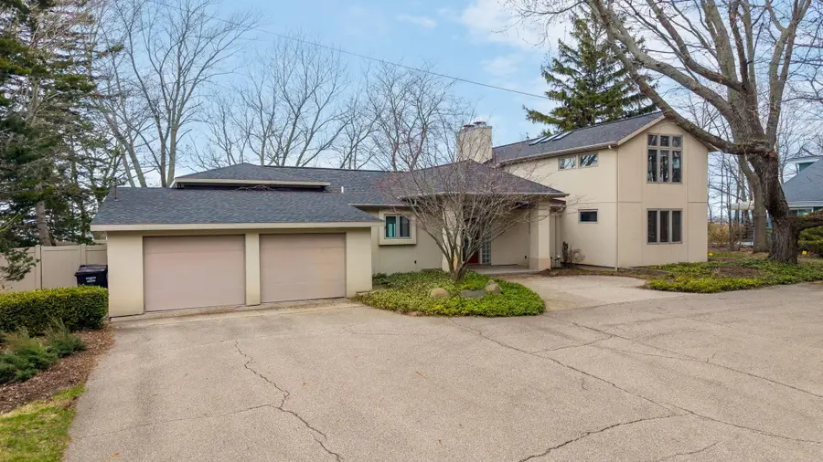 6129 Lakeshore Avenue, West Olive, MI 49460 - #2