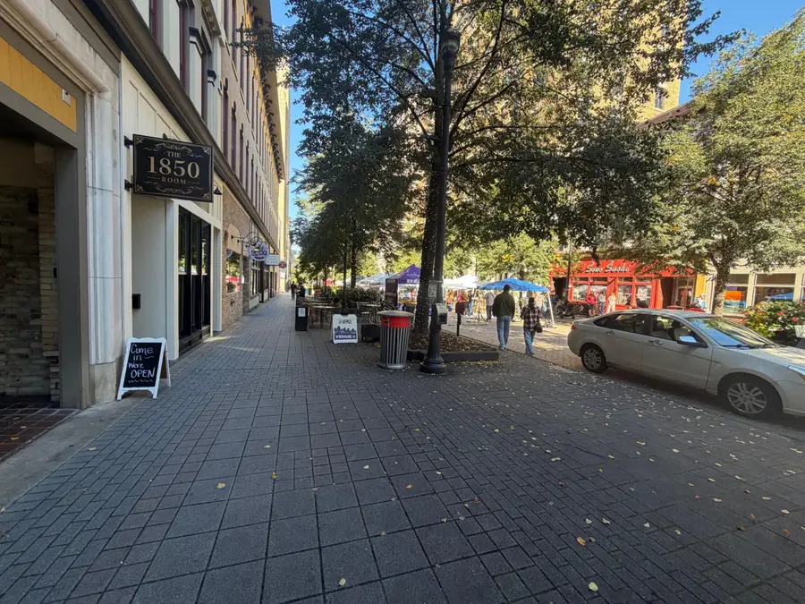 49 Monroe Center Street Nw #8, Grand Rapids, MI 49503 - #2