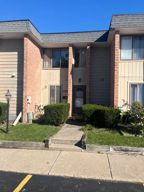 4158 E Saxony Drive Se, Grand Rapids, MI 49508