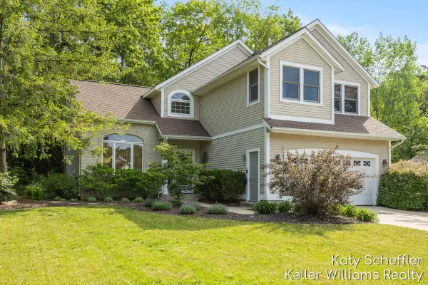 7446 Decosta Drive Ne, Rockford, MI 49341
