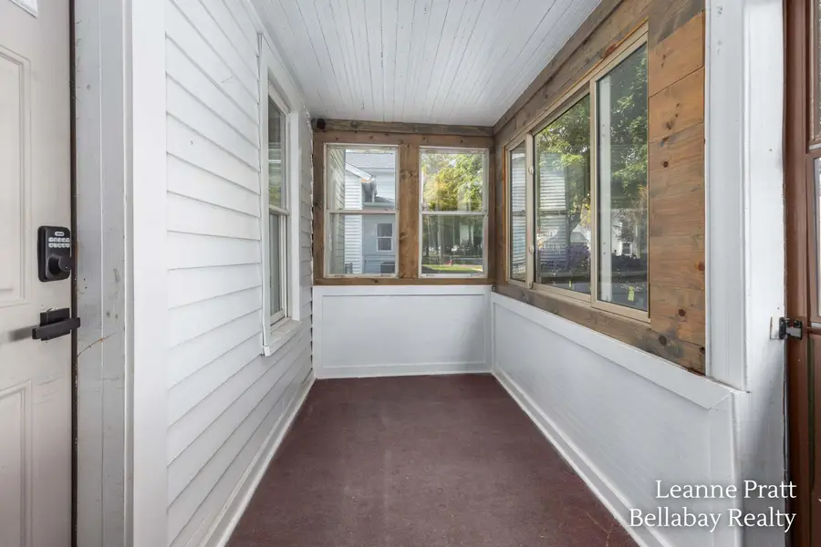 612 E Green Street, Hastings, MI 49058 - #3