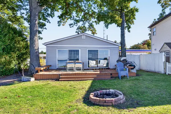 278 W Houghton Lake Drive, Prudenville, MI 48651