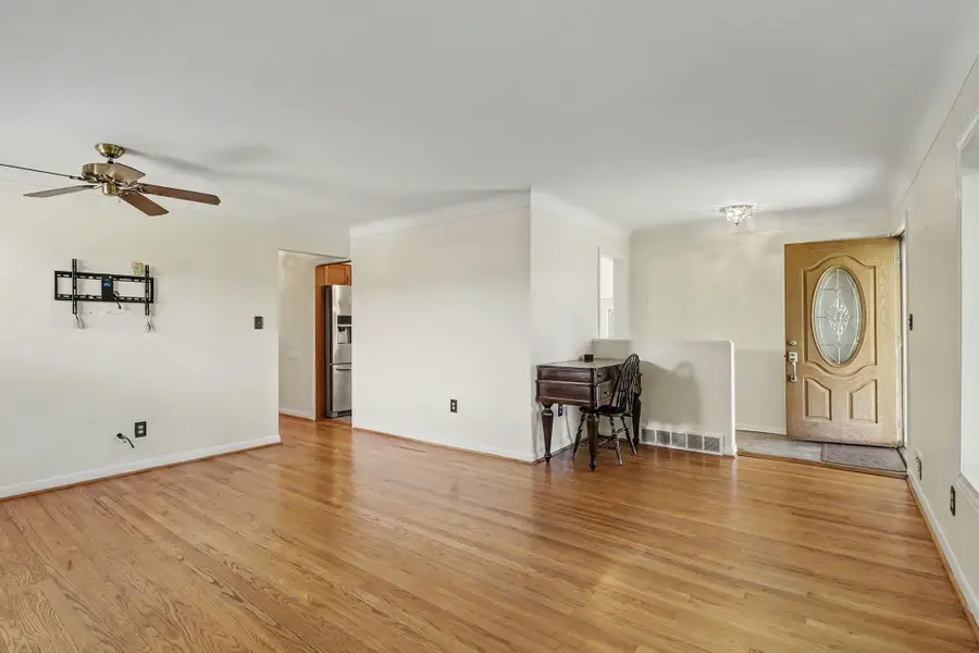 9351 Laurence Avenue, Allen Park, MI 48101 - #3
