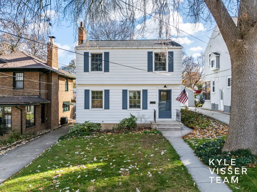 228 Baynton Avenue Ne, Grand Rapids, MI 49503 - #2