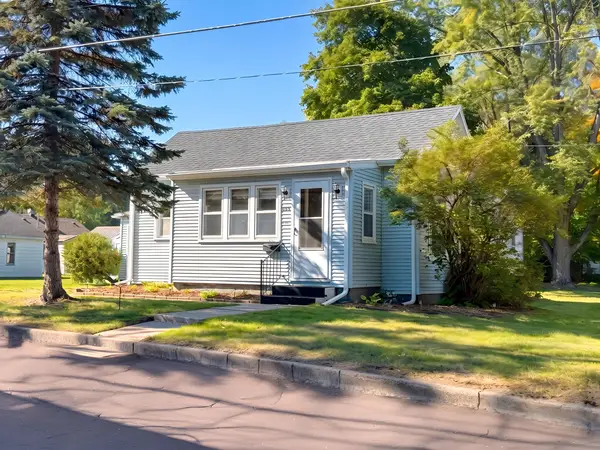 813 N Burgess Street, Greenville, MI 48838