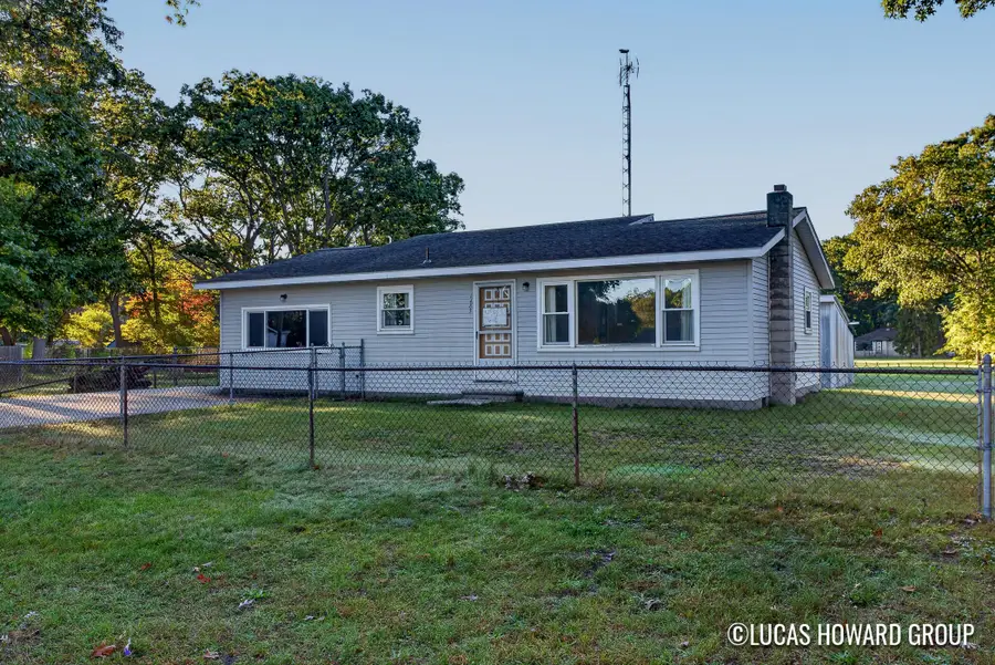 1483 Yarmouth Avenue, Norton Shores, MI 49444 - #2