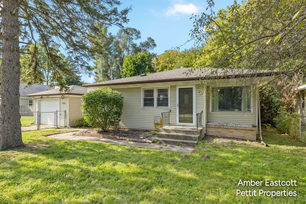 1305 Ball Avenue Ne, Grand Rapids, MI 49505 - #1