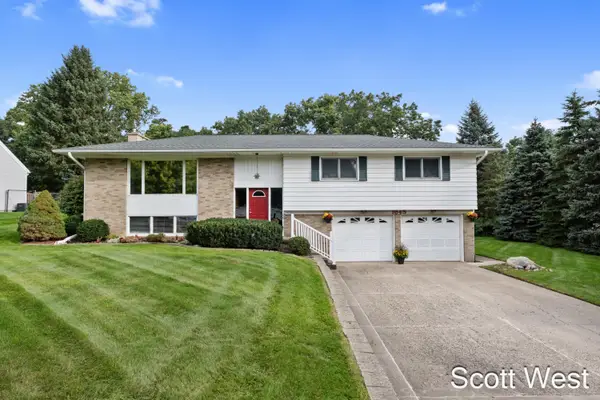 1645 Waldorf Street Nw, Grand Rapids, MI 49544