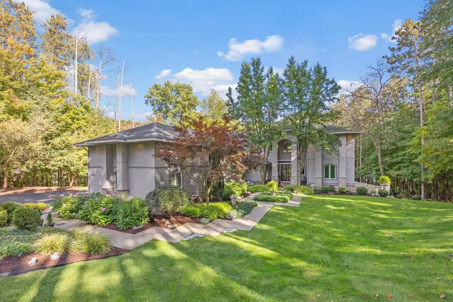 3300 Bluewater Pines Drive Ne, Grand Rapids, MI 49525 - #2