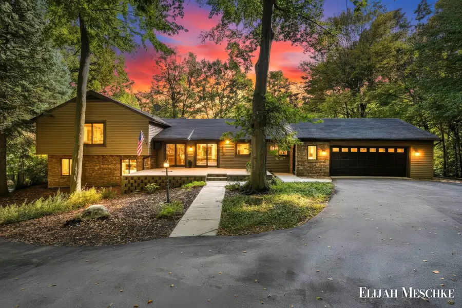 6935 River Valley Drive Se, Alto, MI 49302 - #2