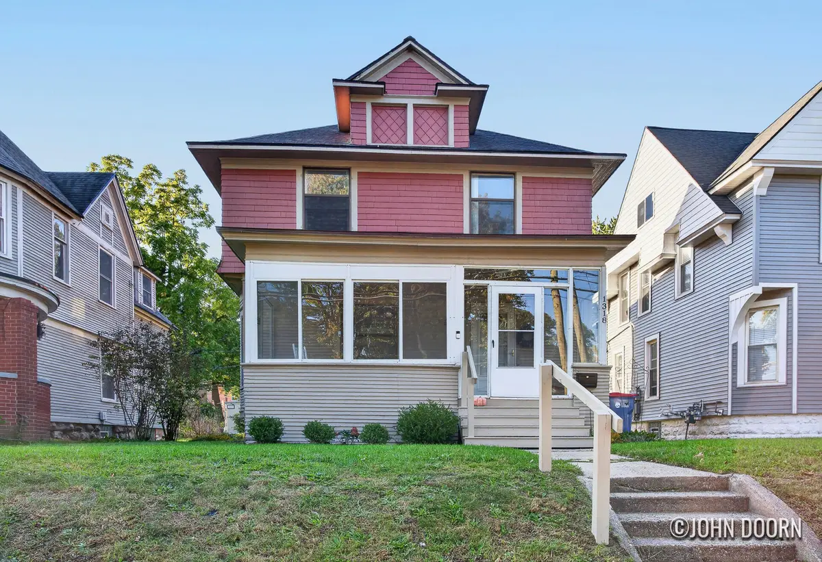 1318 Wealthy Street Se, Grand Rapids, MI 49506 - #1