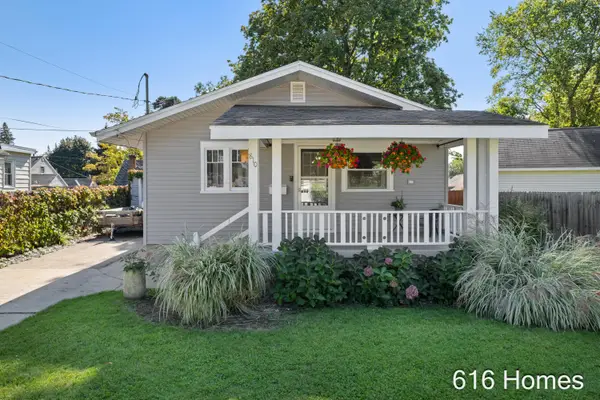 810 Oaklawn Street Ne, Grand Rapids, MI 49505