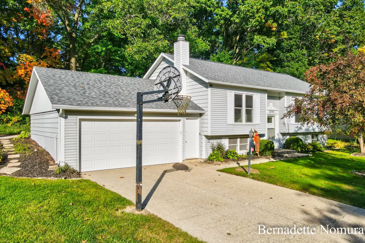 3745 Algansee Drive Ne, Grand Rapids, MI 49525 - #1