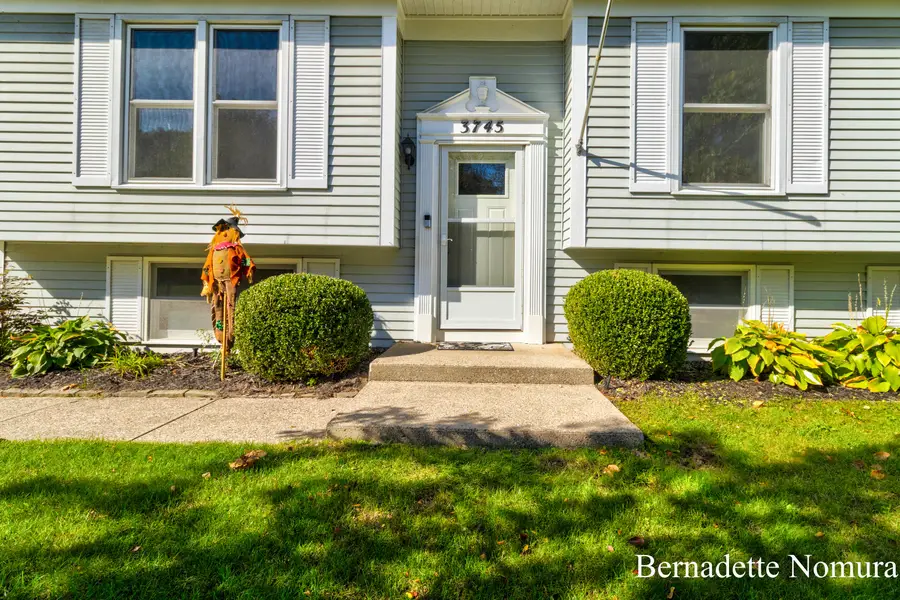3745 Algansee Drive Ne, Grand Rapids, MI 49525 - #3