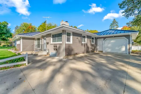 31 W Hallett Street, Hillsdale, MI 49242