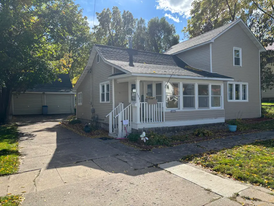 123 W Todd Avenue, Reed City, MI 49677 - #2