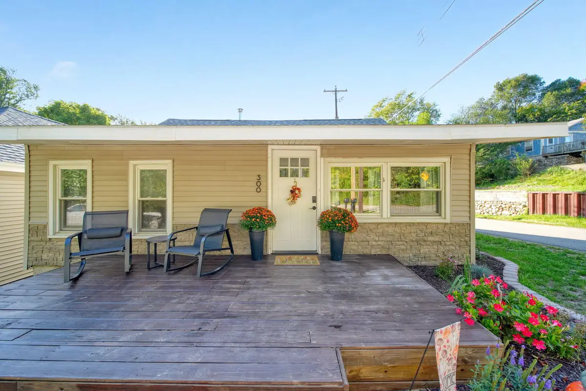 300 Park Avenue, Jackson, MI 49203 - #1