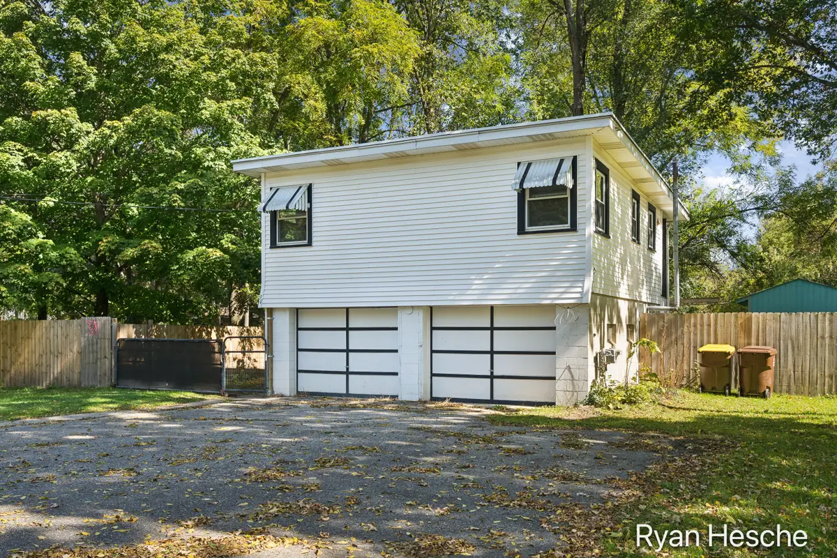 30 S Pleasant Street, Saranac, MI 48881 - #1