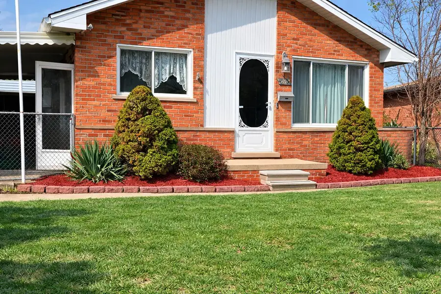 820 S Venoy Road, Westland, MI 48186 - #2