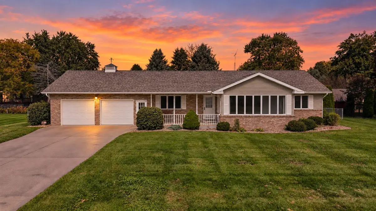 28752 Maple Terrace, Dowagiac, MI 49047 - #1
