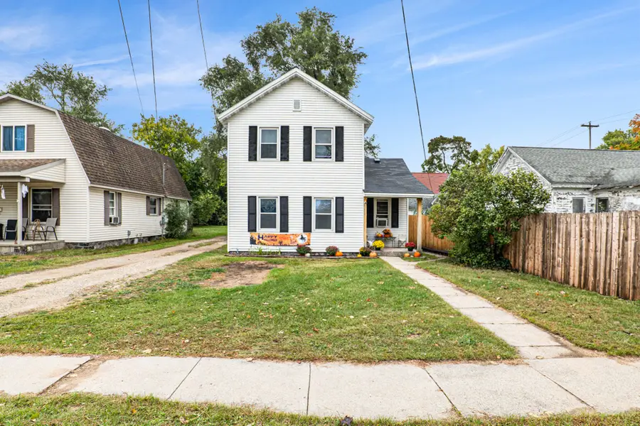 302 W Charles Street, Greenville, MI 48838 - #2
