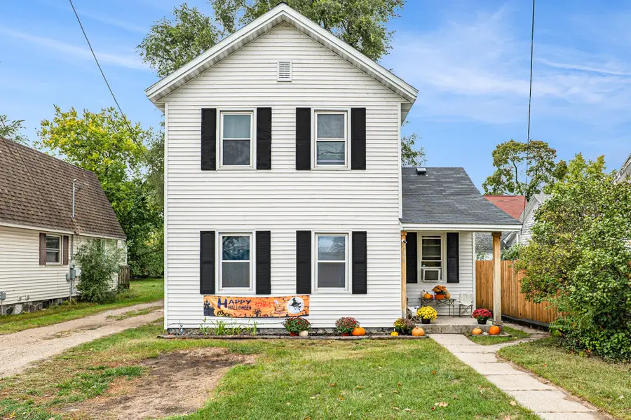 302 W Charles Street, Greenville, MI 48838 - #3