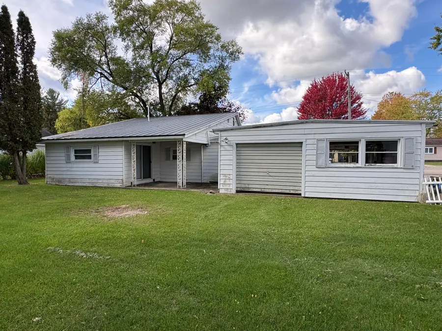 836 N Cherry Street, Evart, MI 49631 - #2