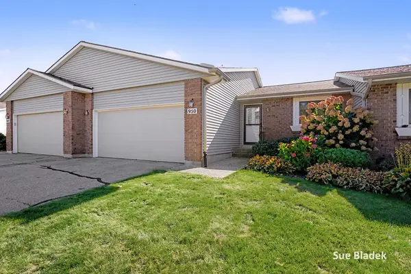 950 Village Court, Holland, MI 49423