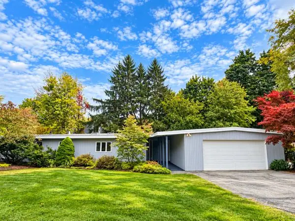 4 Heatheridge Street, Ann Arbor, MI 48104