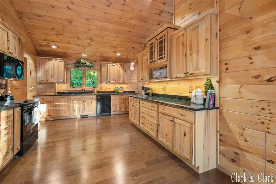 8319 Pine Island Drive Ne, Comstock Park, MI 49321 - #3