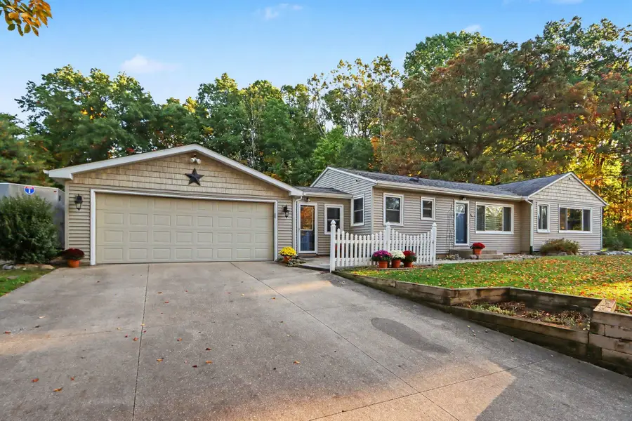 8405 S 2nd Street, Mattawan, MI 49071 - #2