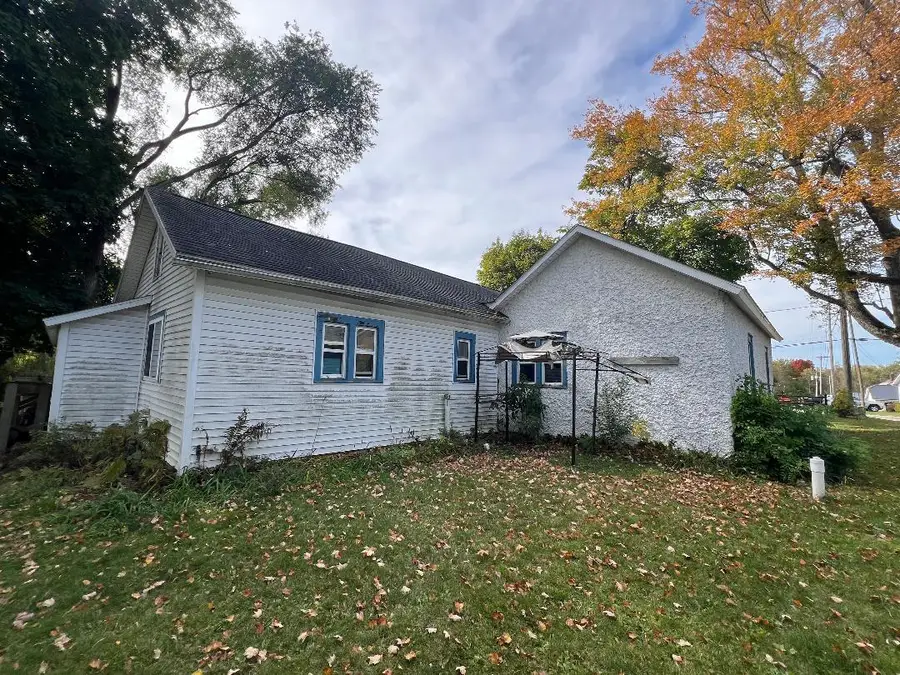 338 N Lincoln Avenue, Lakeview, MI 48850 - #3
