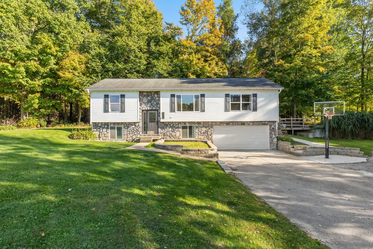 6927 Forestview Trail, Saranac, MI 48881 - #1