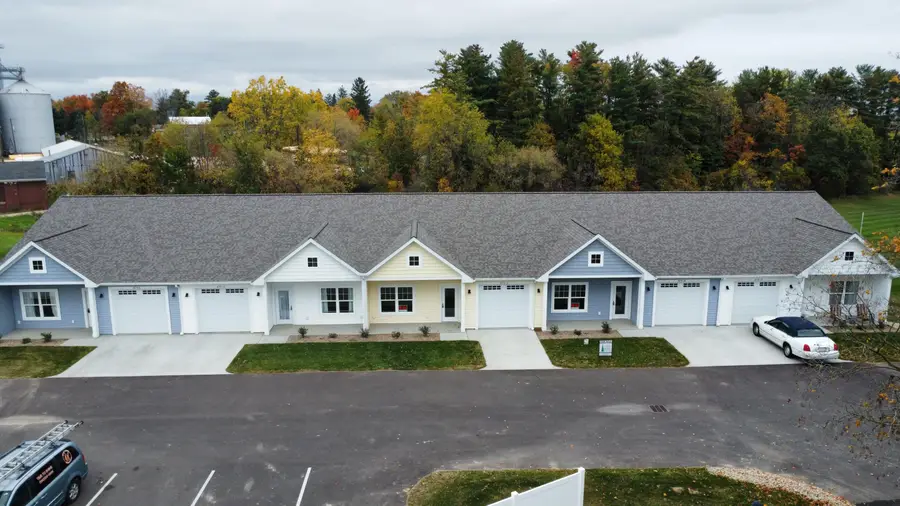 874 3rd Avenue #14, Lake Odessa, MI 48849 - #2
