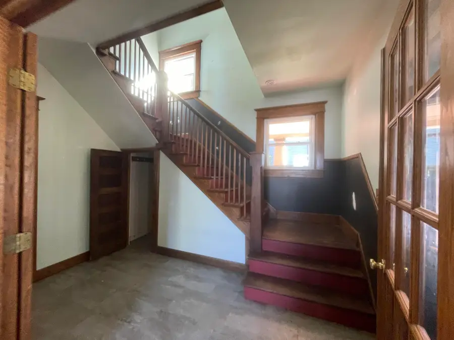17 Westwood Street, Hillsdale, MI 49242 - #2