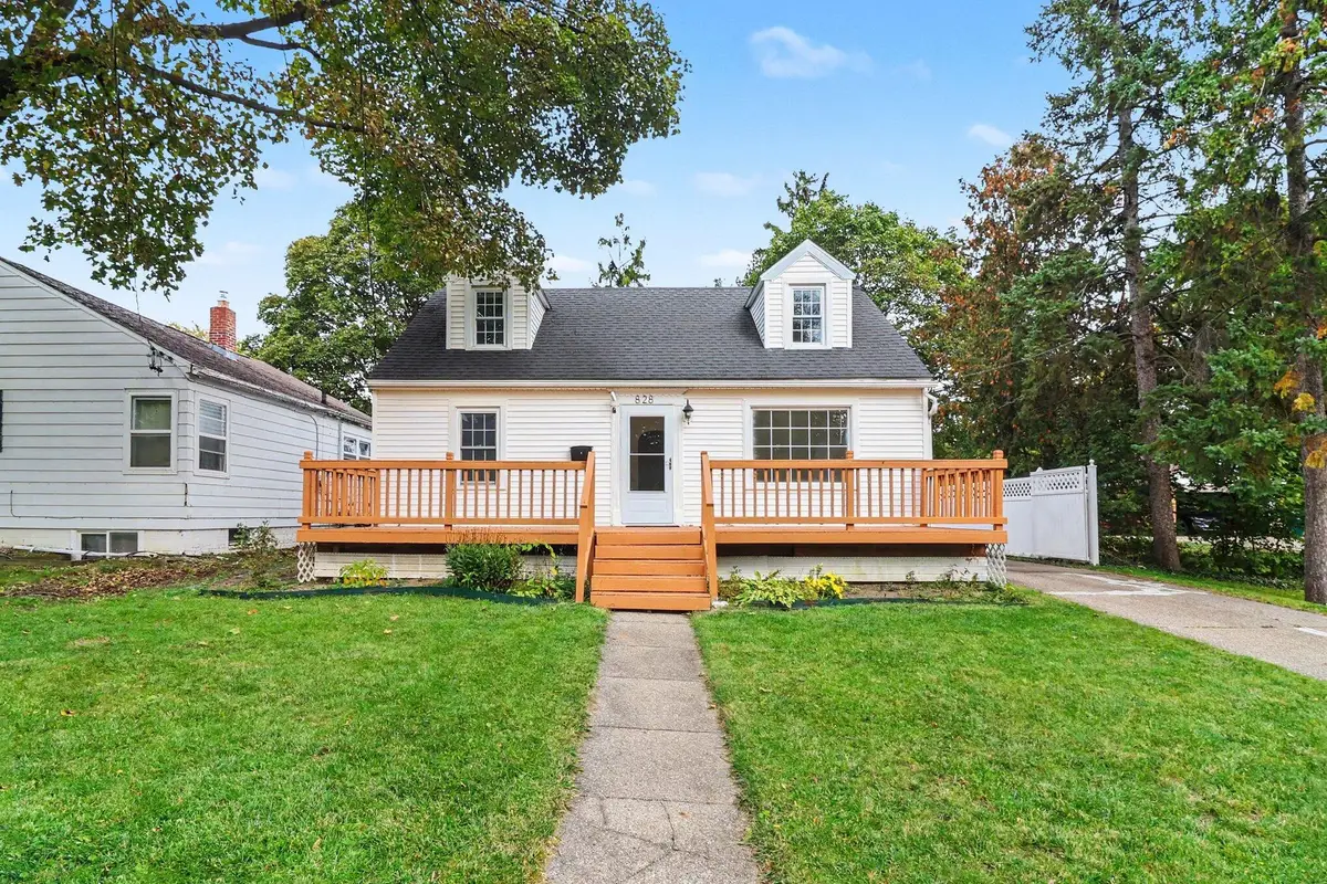828 N Francis Avenue, Lansing, MI 48912 - #1