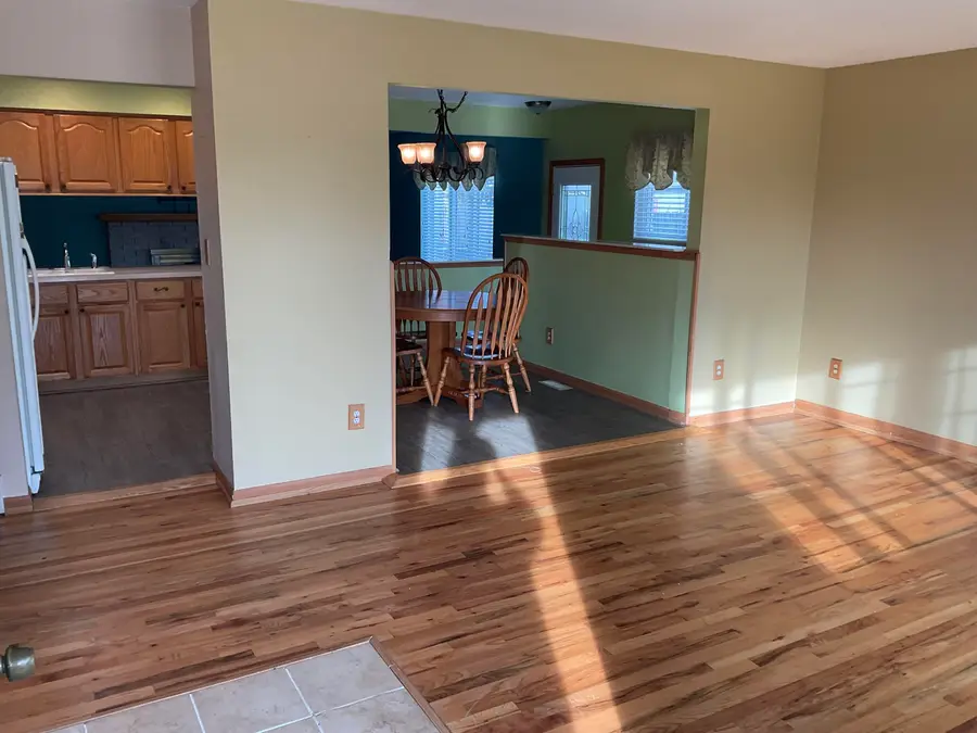 22516 Devonshire Street, Woodhaven, MI 48183 - #3