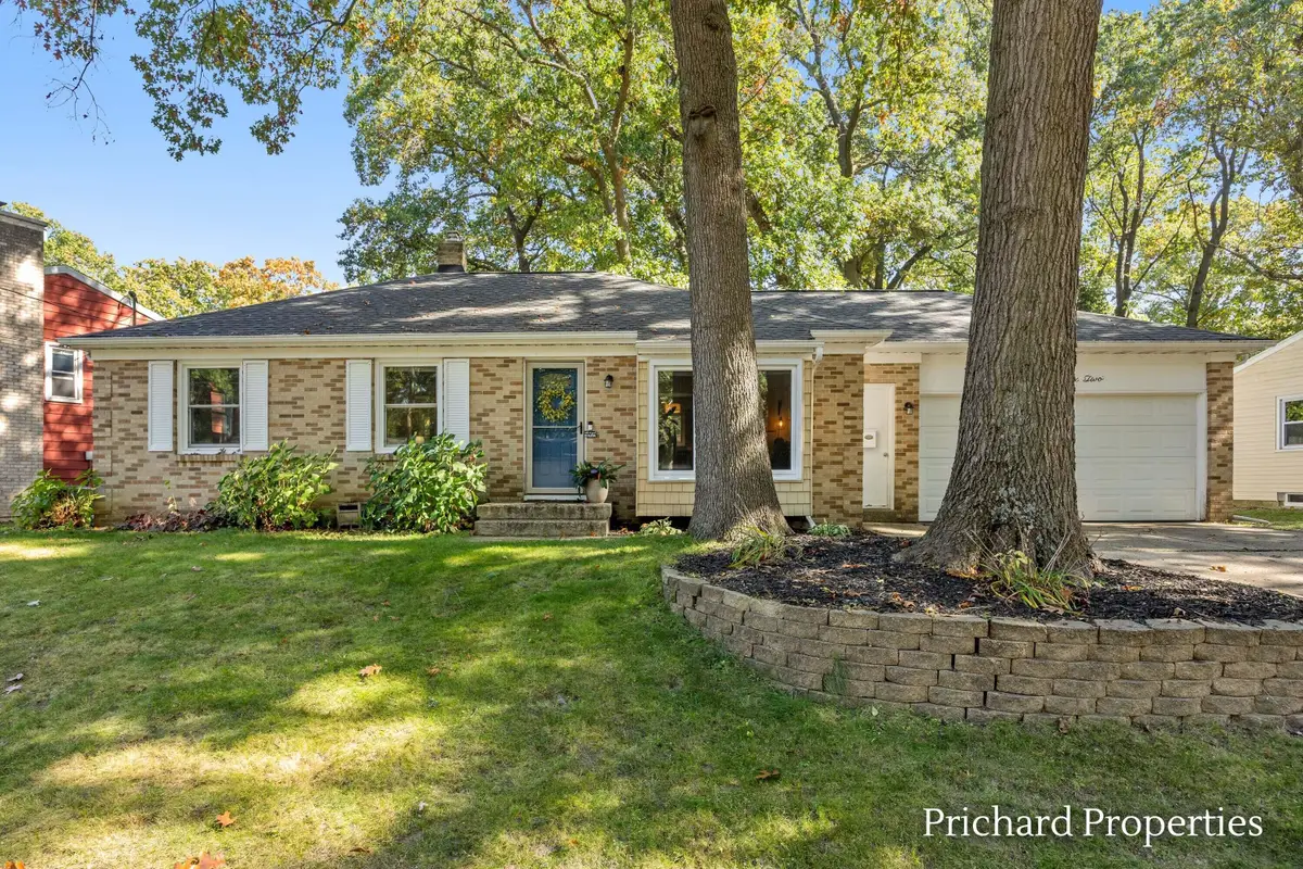 4762 Marshall Avenue Se, Kentwood, MI 49508 - #1